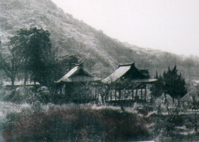 山の神社（万田坑近く）